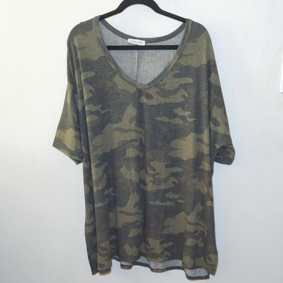 First Love by Lovelyn Oversized Camo T-Shirt Cuffed Sleeves Boxy Women's Size 3X - Picture 1 of 4